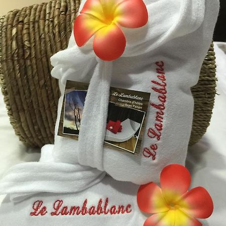 Le Lambablanc Bed and Breakfast Bras-Panon Exteriör bild