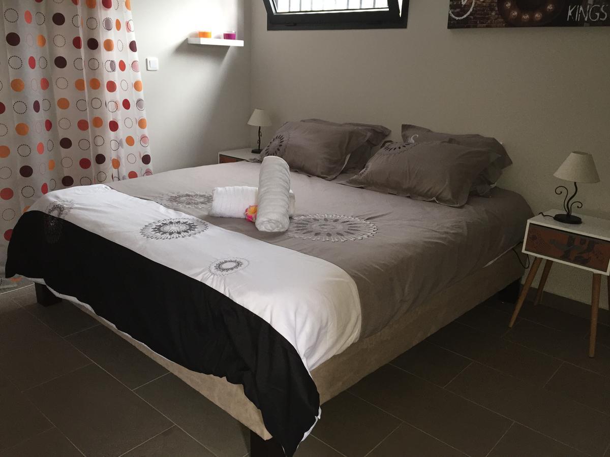 Le Lambablanc Bed and Breakfast Bras-Panon Exteriör bild