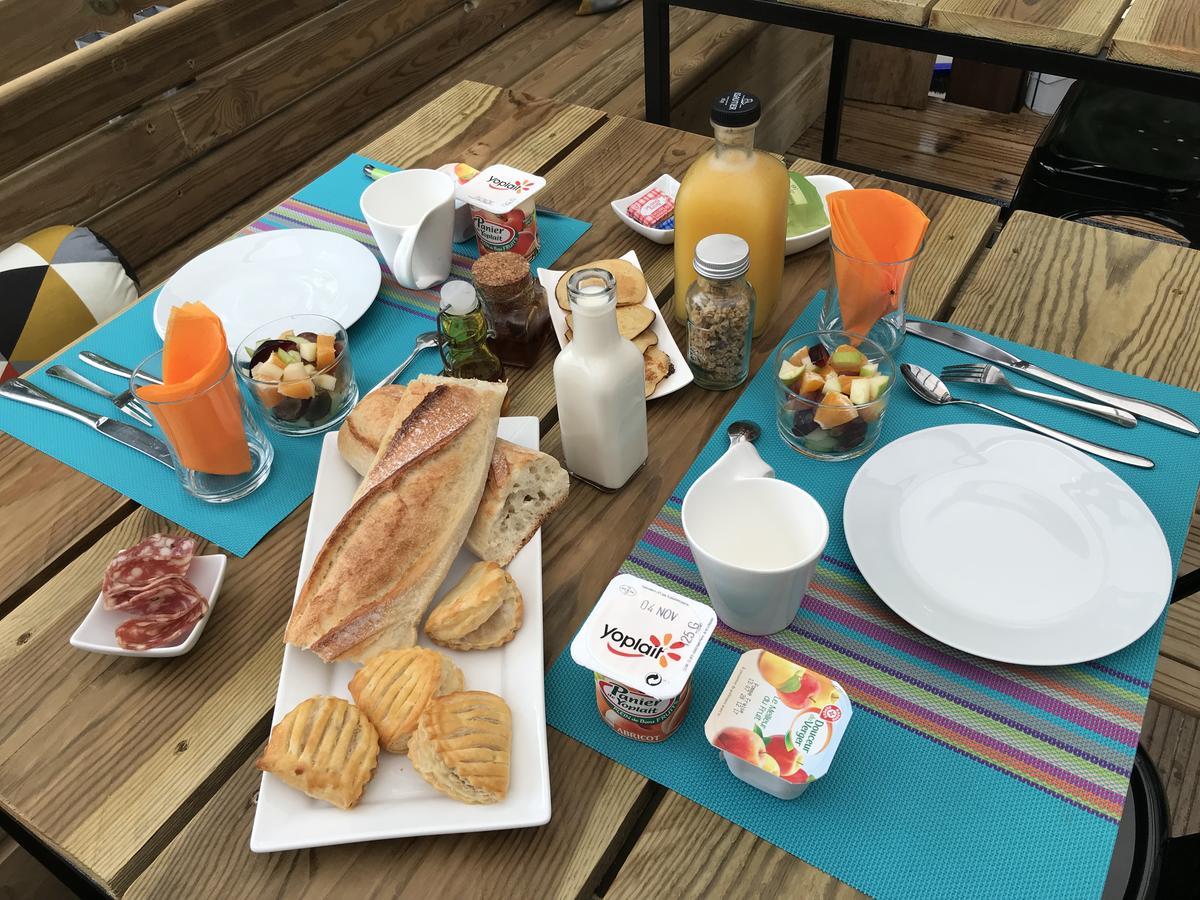 Le Lambablanc Bed and Breakfast Bras-Panon Exteriör bild
