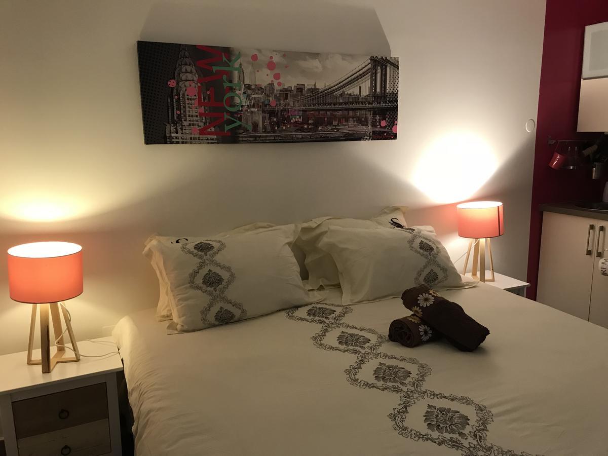 Le Lambablanc Bed and Breakfast Bras-Panon Exteriör bild